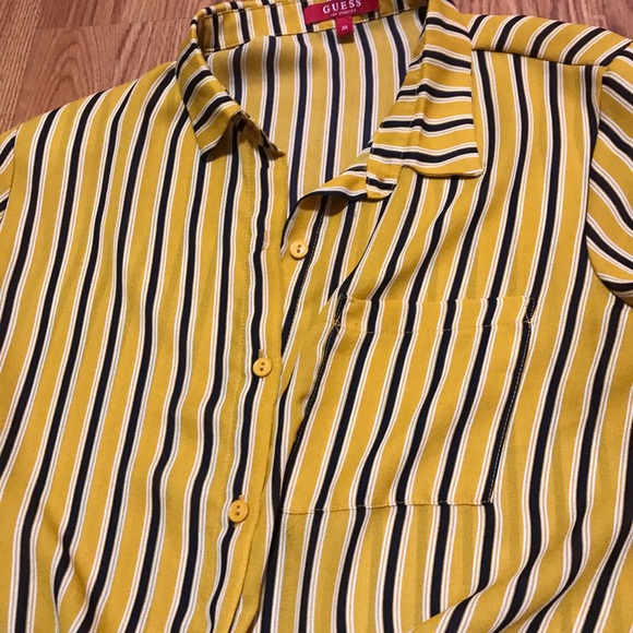 Guess button down blouse - Picture 2 of 3